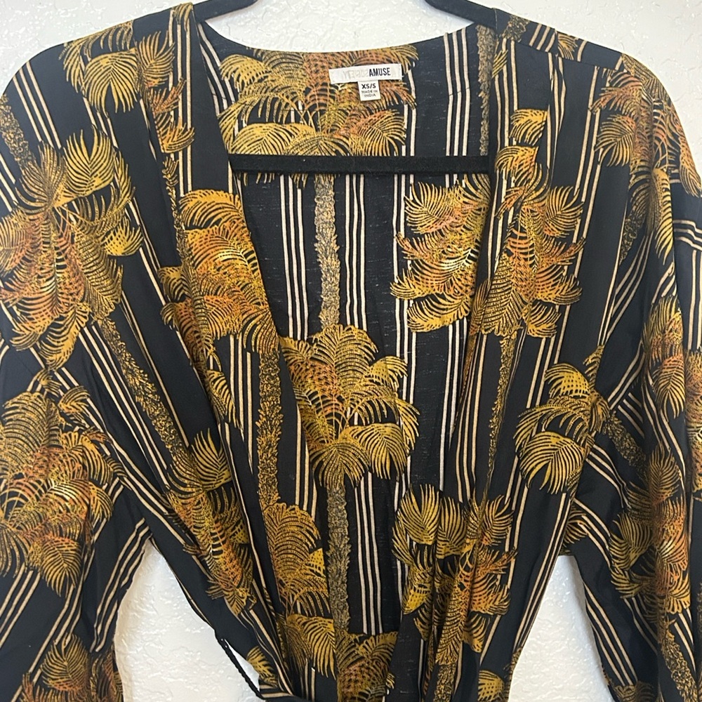Muse Black and Gold Tropical Kimono